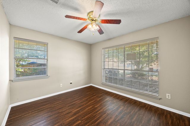 7258 Brentwood Stair Road, Fort Worth, TX 76112