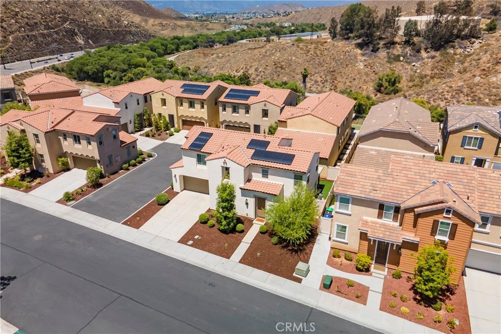 Image 32 of property listing at 24113 Darmera, Lake Elsinore, CA 92532