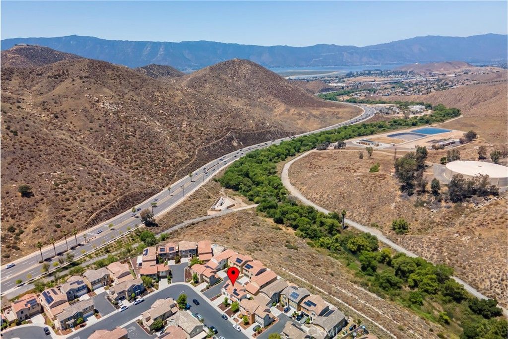 Image 40 of property listing at 24113 Darmera, Lake Elsinore, CA 92532