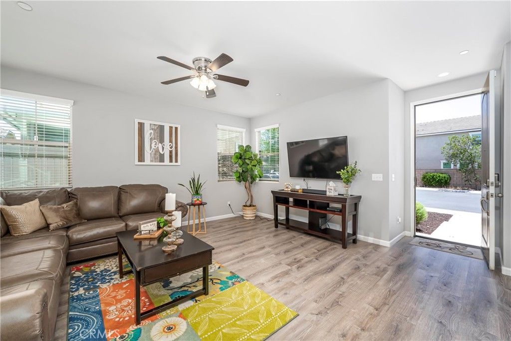 Image 5 of property listing at 24113 Darmera, Lake Elsinore, CA 92532