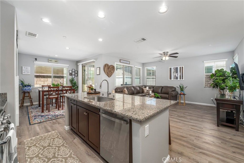 Image 8 of property listing at 24113 Darmera, Lake Elsinore, CA 92532