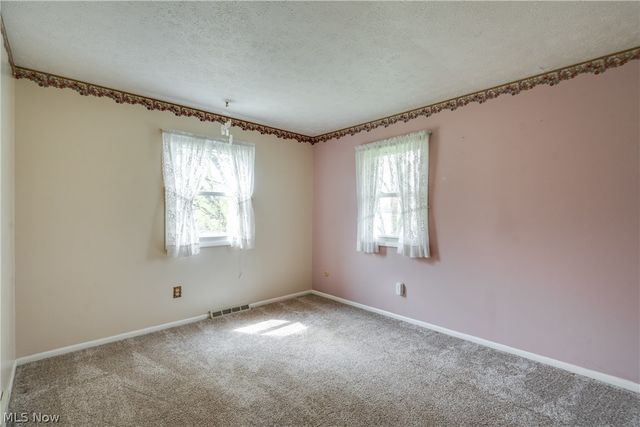 6444 Akron Avenue NW, Canal Fulton, OH 44614