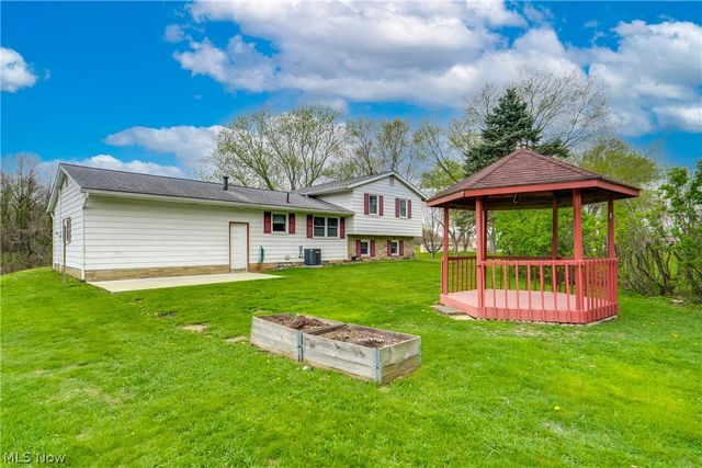 6444 Akron Avenue NW, Canal Fulton, OH 44614