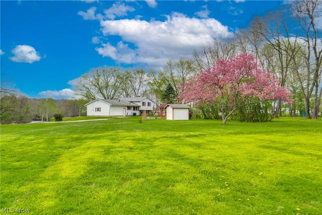 6444 Akron Avenue NW, Canal Fulton, OH 44614