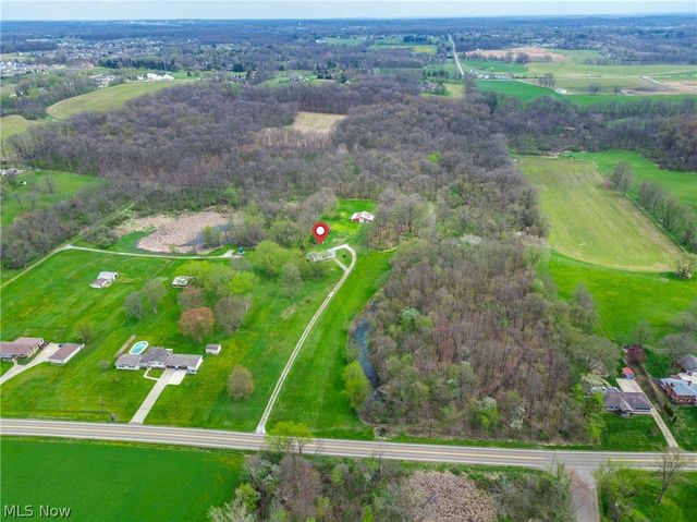 6444 Akron Avenue NW, Canal Fulton, OH 44614