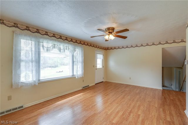 6444 Akron Avenue NW, Canal Fulton, OH 44614