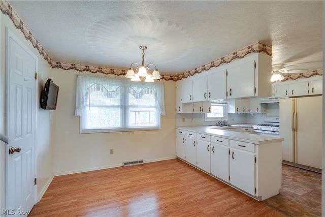 6444 Akron Avenue NW, Canal Fulton, OH 44614