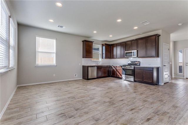 131 Trailside LN, Bastrop, TX 78602