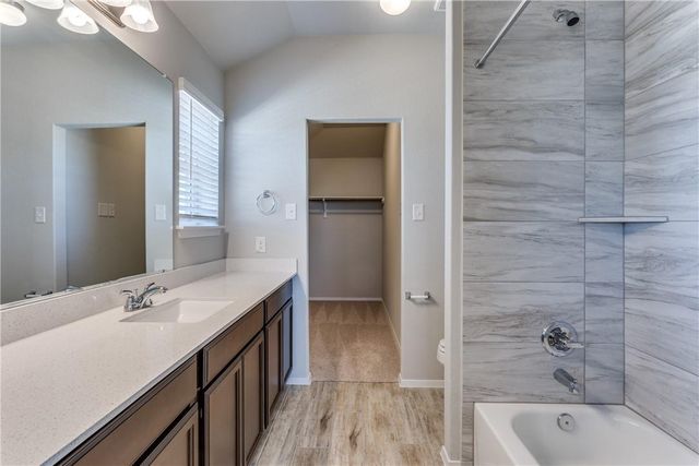 131 Trailside LN, Bastrop, TX 78602