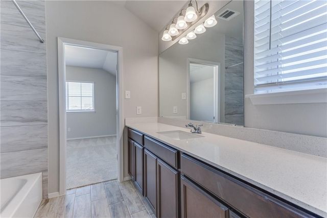 131 Trailside LN, Bastrop, TX 78602