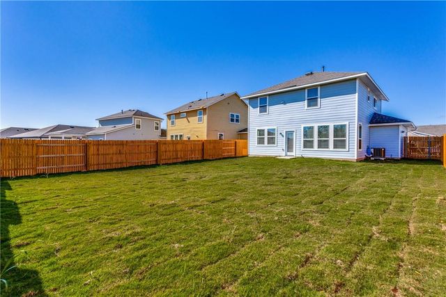 131 Trailside LN, Bastrop, TX 78602