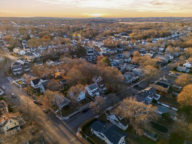 169 Pine St, Quincy, MA 02170