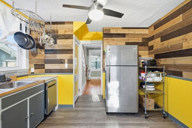 169 Pine St, Quincy, MA 02170