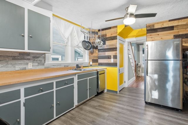 169 Pine St, Quincy, MA 02170