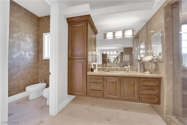 807 Canyon Greens Drive, Las Vegas, NV 89144