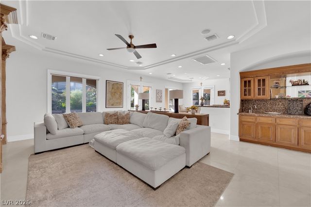 807 Canyon Greens Drive, Las Vegas, NV 89144
