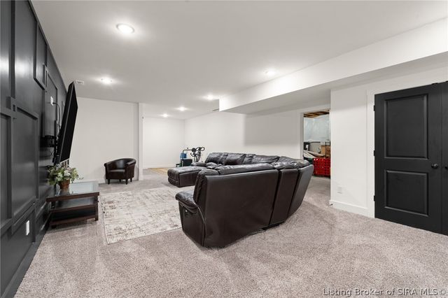 5708 Secretariat Way, Jeffersonville, IN 47130