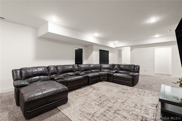 5708 Secretariat Way, Jeffersonville, IN 47130