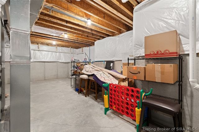 5708 Secretariat Way, Jeffersonville, IN 47130