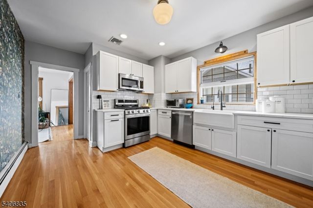 367 Van Winkle Avenue, Hawthorne Boro, NJ 07506