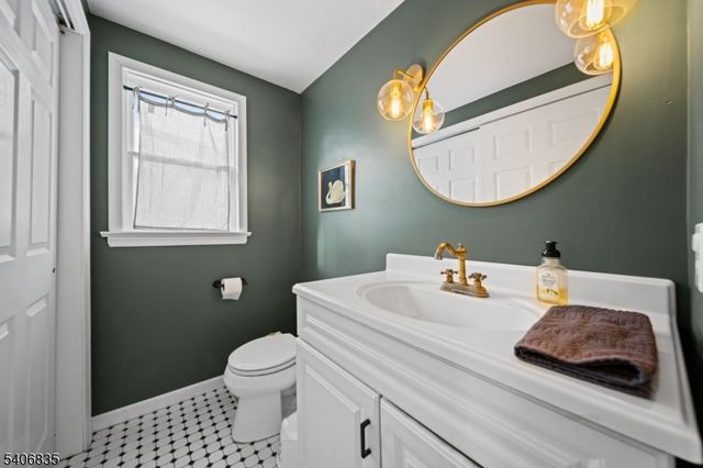 367 Van Winkle Avenue, Hawthorne Boro, NJ 07506