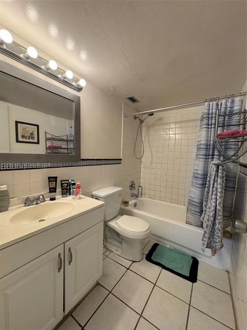 2200 E Hallandale Beach Boulevard 301, Hallandale Beach, FL 33009