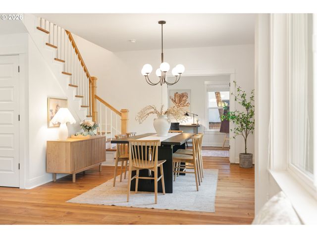 1604 Se LAMBERT St, Portland, OR 97202