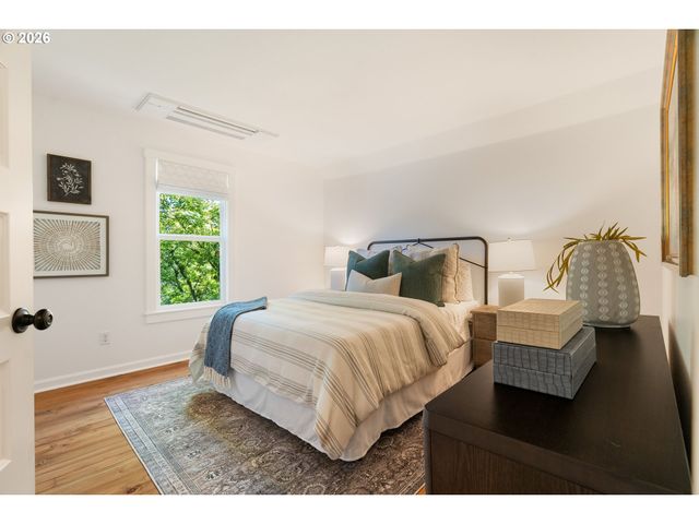 1604 Se LAMBERT St, Portland, OR 97202