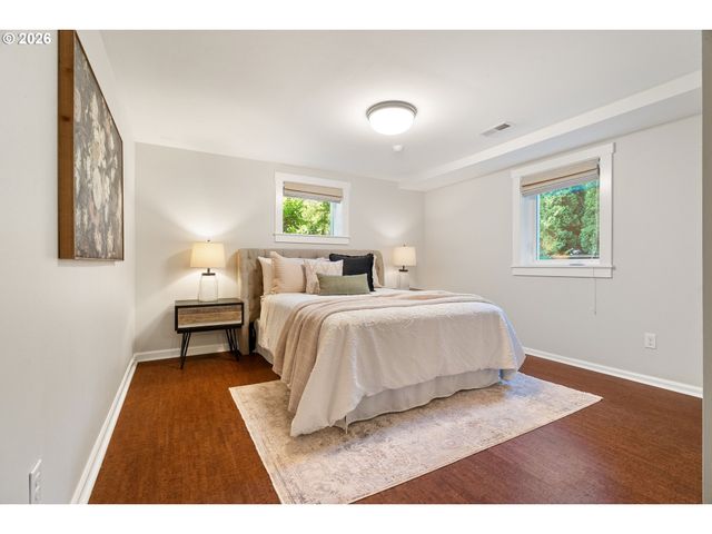 1604 Se LAMBERT St, Portland, OR 97202