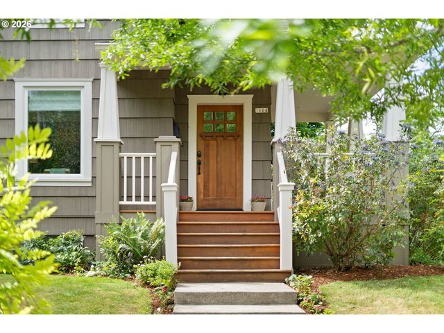 1604 Se LAMBERT St, Portland, OR 97202