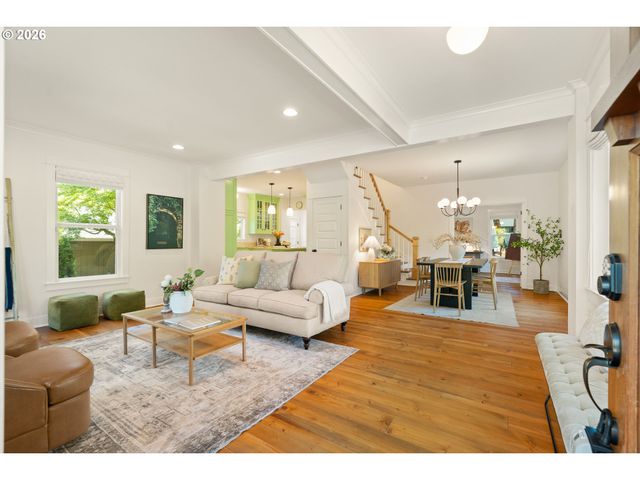 1604 Se LAMBERT St, Portland, OR 97202