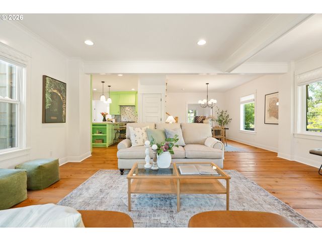 1604 Se LAMBERT St, Portland, OR 97202
