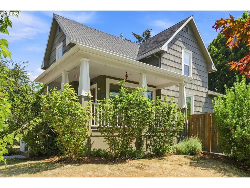 1604 Se LAMBERT St, Portland, OR 97202