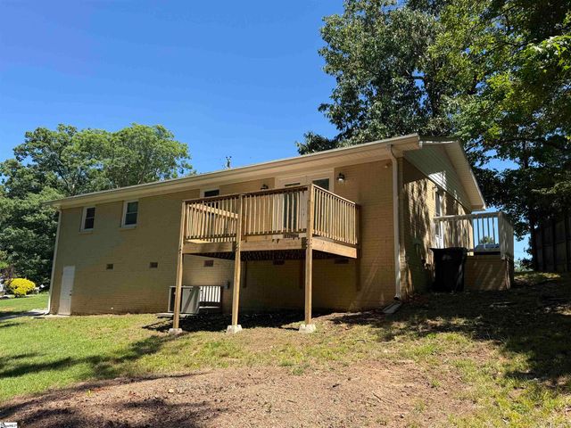 131A Oak Hill Drive, Greenville, SC 29617