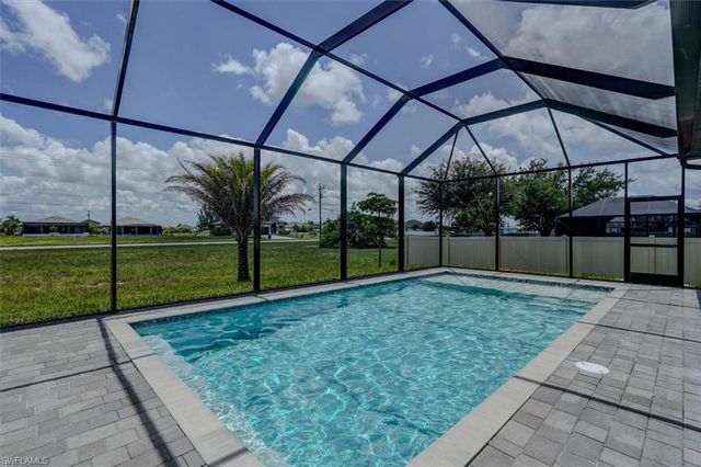 1227 NW 40th PL, Cape Coral, FL 33993