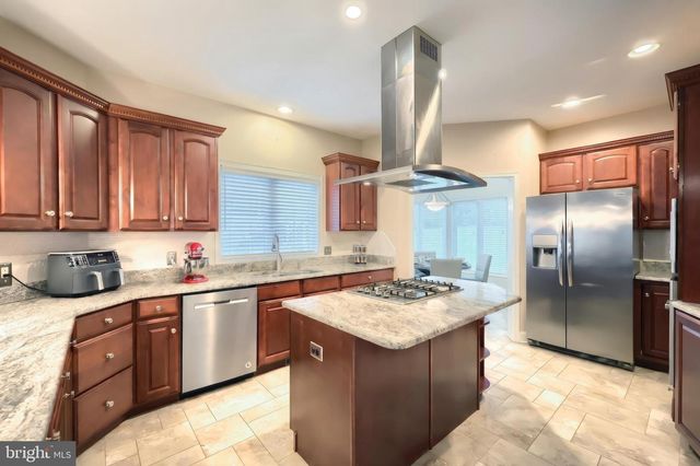 1124 SARAZEN WAY, York, PA 17404
