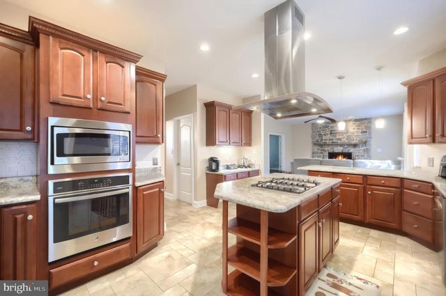 1124 SARAZEN WAY, York, PA 17404