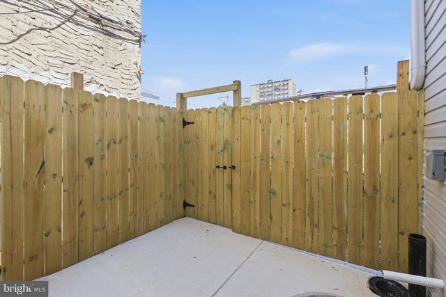 1511 W FLORA ST, Philadelphia, PA 19121