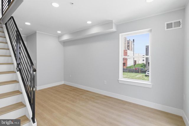 1511 W FLORA ST, Philadelphia, PA 19121