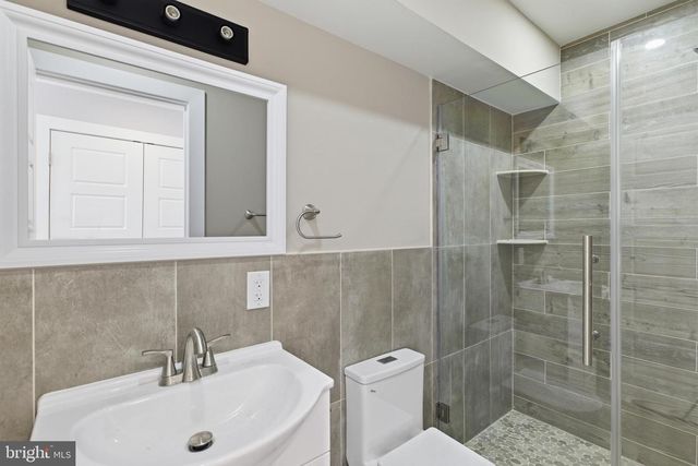 1511 W FLORA ST, Philadelphia, PA 19121