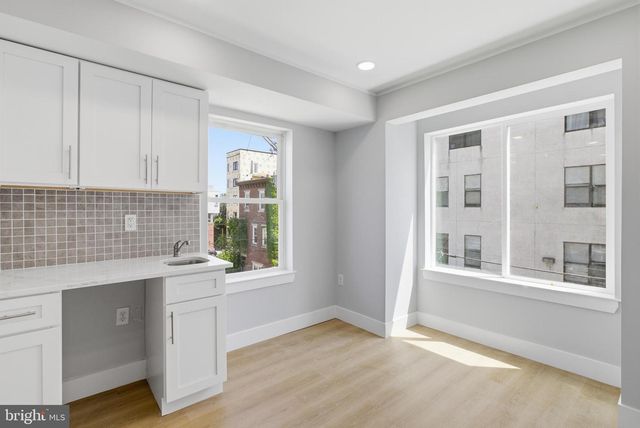 1511 W FLORA ST, Philadelphia, PA 19121