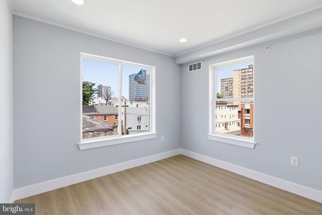 1511 W FLORA ST, Philadelphia, PA 19121