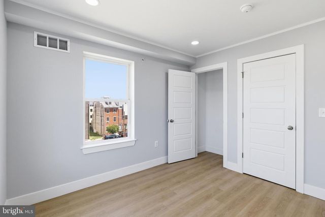 1511 W FLORA ST, Philadelphia, PA 19121