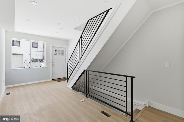 1511 W FLORA ST, Philadelphia, PA 19121