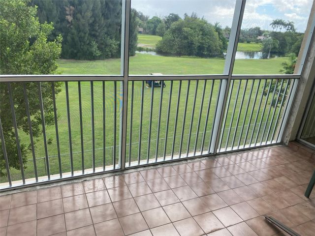 5100 SW 90th Avenue 314, Cooper City, FL 33328