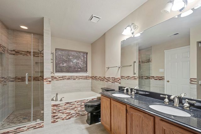 1922 Pinecrest Drive, Carrollton, TX 75010