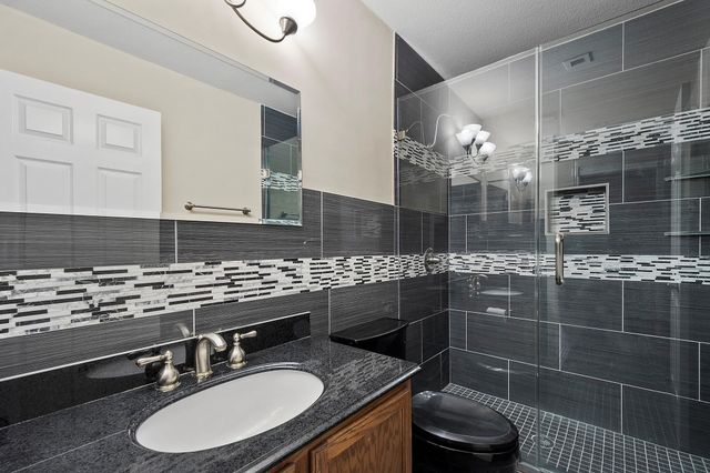 1922 Pinecrest Drive, Carrollton, TX 75010
