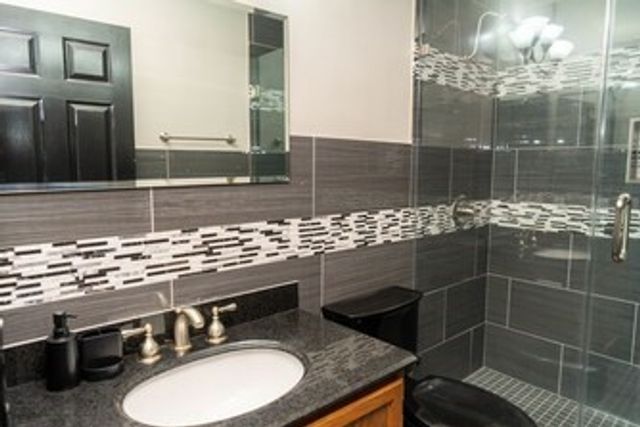 1922 Pinecrest Drive, Carrollton, TX 75010