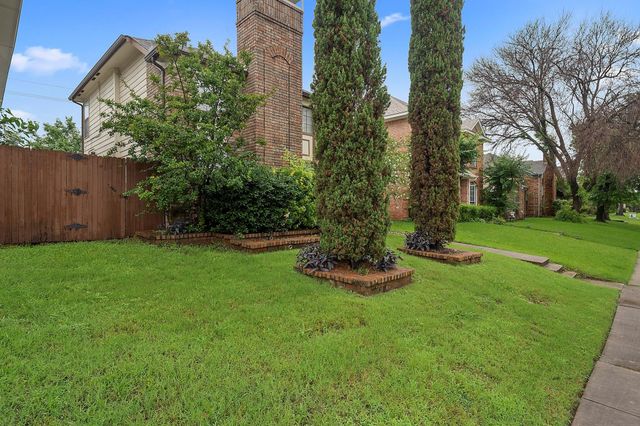 1922 Pinecrest Drive, Carrollton, TX 75010