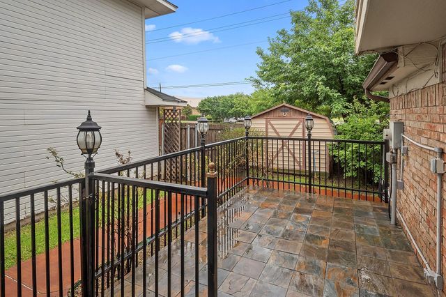 1922 Pinecrest Drive, Carrollton, TX 75010